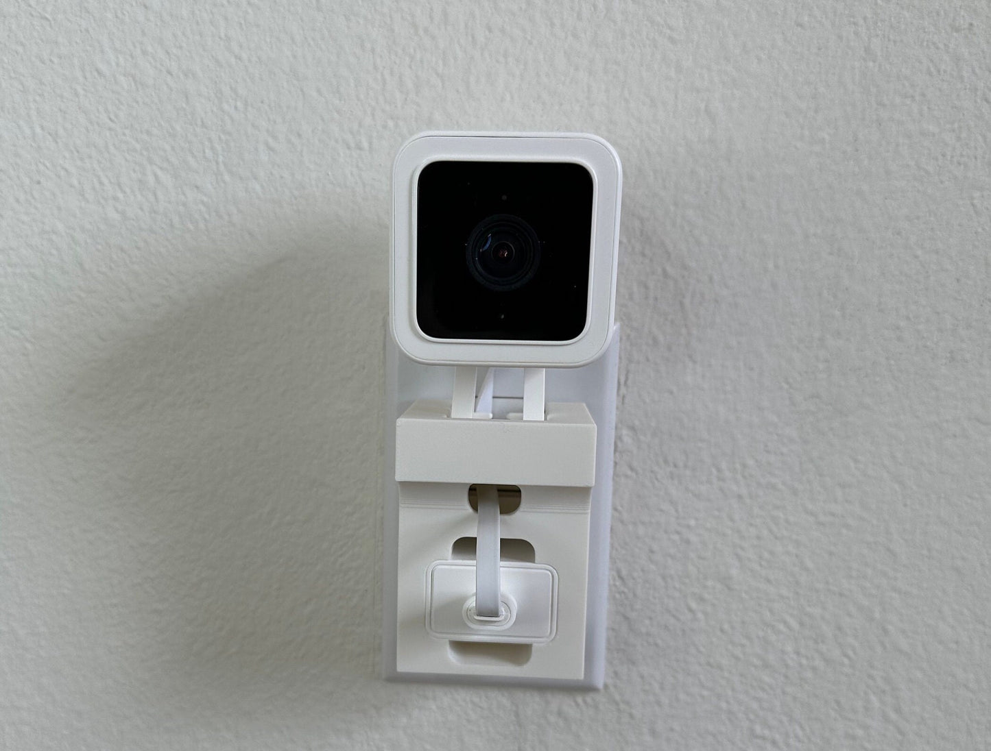 Wyze Cam V3 Outlet Mount